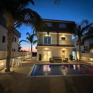 valerian-palm-villa.hotelsatayianapa.com/